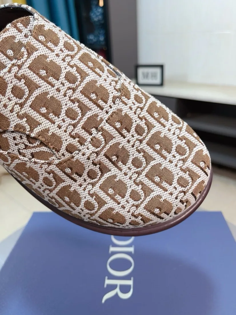 Men's shoes 💰380🌸🌸【Dior】Top purchasing agent 🇮🇹 Di Street Male God half drag counter synchronization, uppers imported from Italy with D logo fabric, high-quality complex splicing craftsmanship, soles: original soles specially provided by the original factory, exclusive event molded soles super comfortable, original factory single goods, 🔍🔍high quality, you can enter and exit the counter at will, welcome to compare, size number 38-45 (order 46)